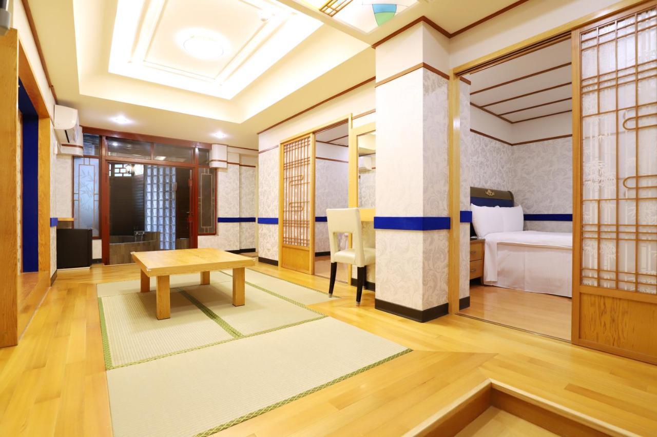 Phoenix Pavilion Hot Spring Hotel Тайбэй Экстерьер фото