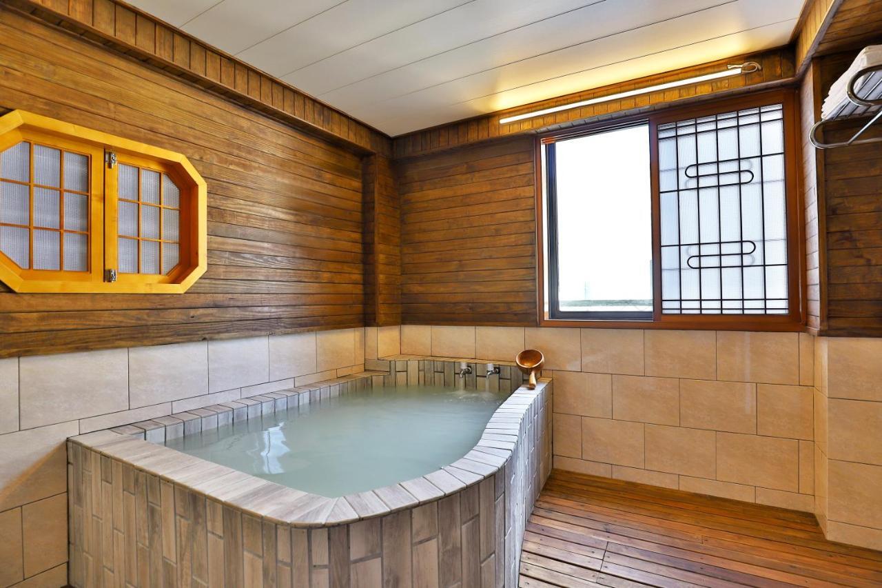 Phoenix Pavilion Hot Spring Hotel Тайбэй Экстерьер фото